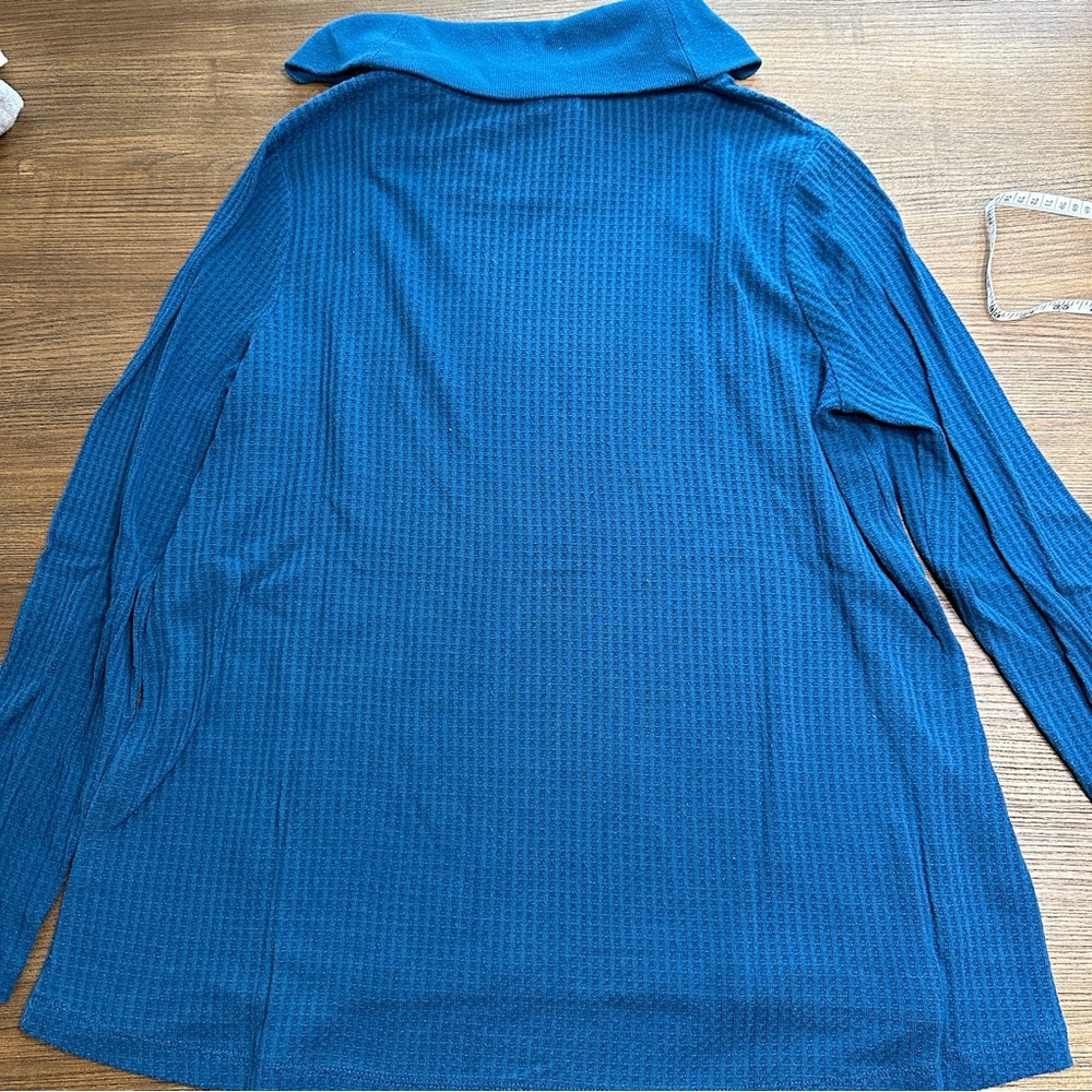Waffle top with turtle neck